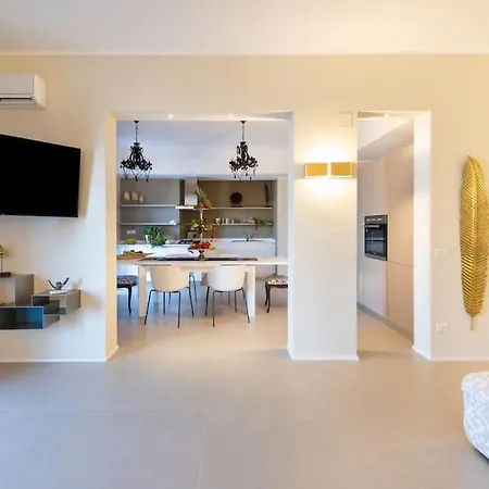 Charming Luxury Apartment: Center Lejlighed *