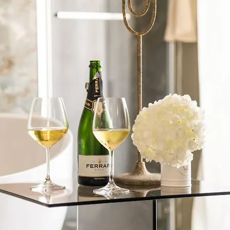 Charming Luxury Apartment: Center Apartamento