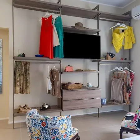 Charming Luxury Apartment: Center