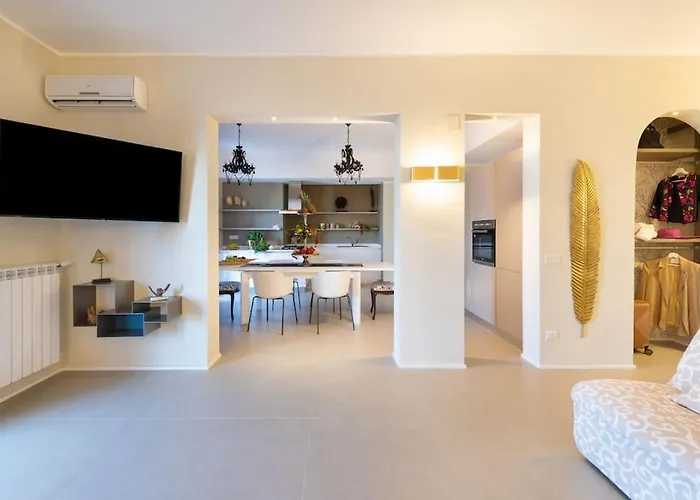 Charming Luxury Apartment: Center Apartment *