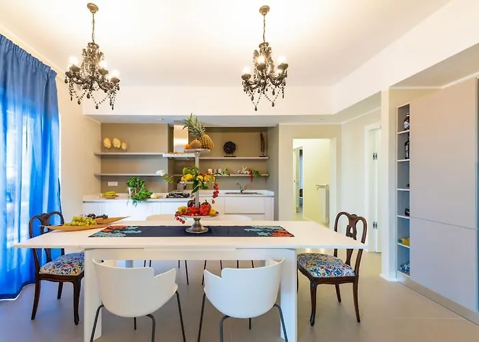 Apartment Charming Luxury Apartment: Center Sorrento