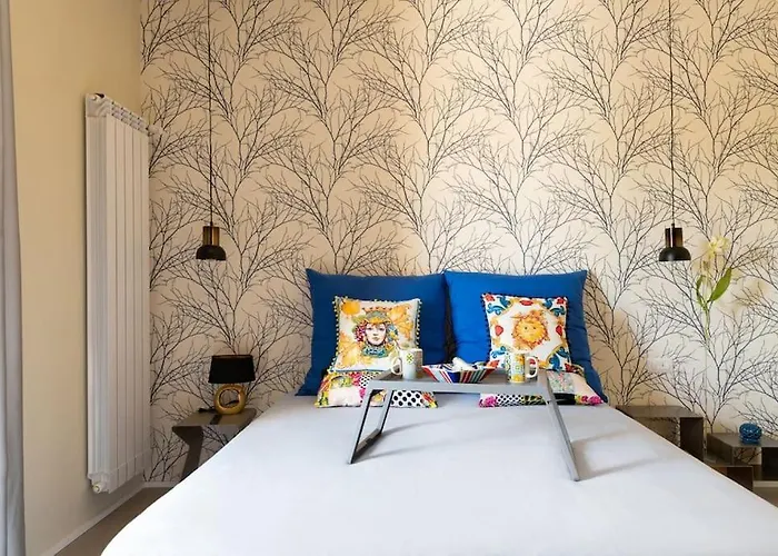 Charming Luxury Apartment: Center شقة