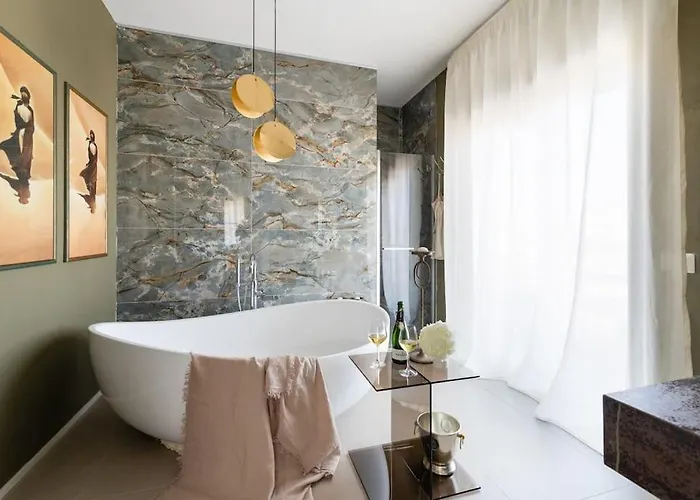 Charming Luxury Apartment: Center *