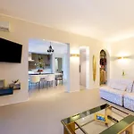 Apartament Charming Luxury Apartment: Center *