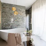 Charming Luxury Apartment: Center *