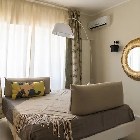 Charming Luxury Apartment: Center