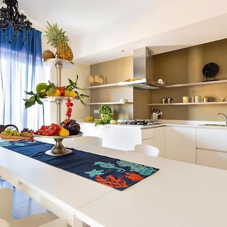 شقة Charming Luxury Apartment: Center سورينتو