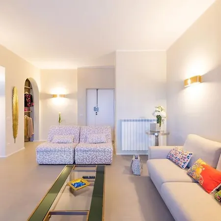 Charming Luxury Apartment: Center *